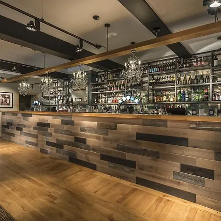 The Golden Fleece Hotel, Thirsk, North Yorkshire 4* Thirsk