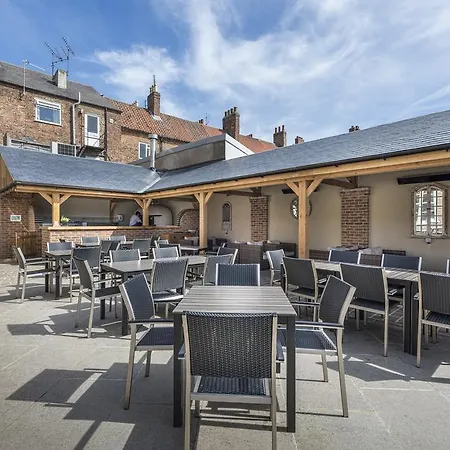 Hotel The Golden Fleece Hotel, Thirsk, North Yorkshire Thirsk