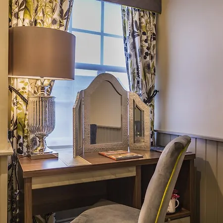 The Golden Fleece Hotel, Thirsk, North Yorkshire Hotel 4*