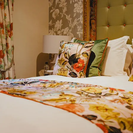 The Golden Fleece Hotel, Thirsk, North Yorkshire - The Coaching Group 4* Thirsk