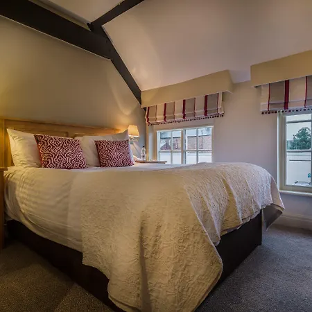 ホテル The Golden Fleece Hotel, Thirsk, North Yorkshire - The Coaching Group