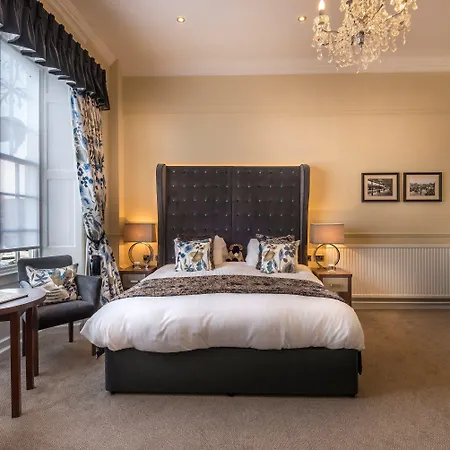 ホテル The Golden Fleece Hotel, Thirsk, North Yorkshire - The Coaching Group