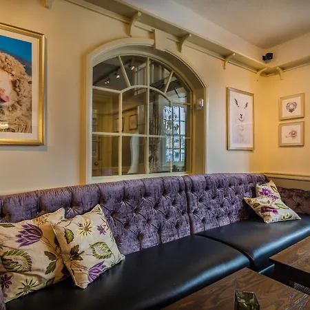 The Golden Fleece Hotel, Thirsk, North Yorkshire - The Coaching Group ホテル 4*