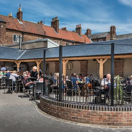 The Golden Fleece Hotel, Thirsk, North Yorkshire - The Coaching Group Hotel Thirsk