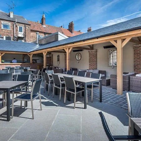 Hotel The Golden Fleece Hotel, Thirsk, North Yorkshire - The Coaching Group Thirsk