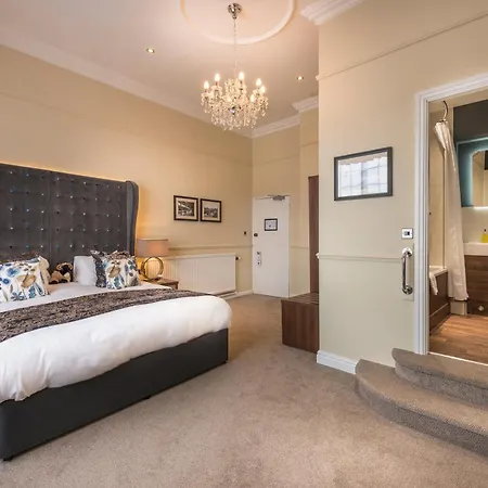 The Golden Fleece Hotel, Thirsk, North Yorkshire - The Coaching Group Hotel 4*