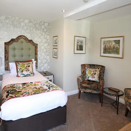 The Golden Fleece Hotel, Thirsk, North Yorkshire - The Coaching Group