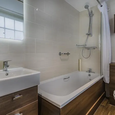 The Golden Fleece Hotel, Thirsk, North Yorkshire - The Coaching Group Thirsk