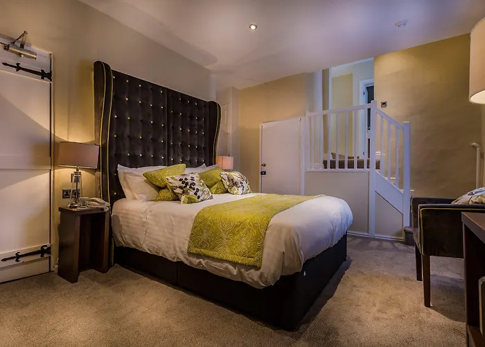 The Golden Fleece Hotel, Thirsk, North Yorkshire - The Coaching Inn Group Thirsk