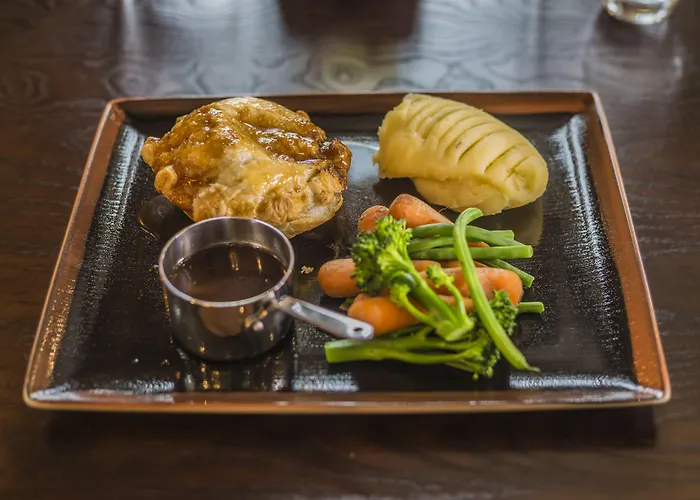 Hotel The Golden Fleece Hotel, Thirsk, North Yorkshire - The Coaching Inn Group 4*