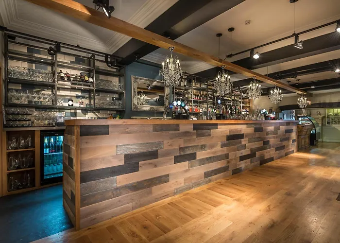 The Golden Fleece Hotel, Thirsk, North Yorkshire - The Coaching Inn Group 4* Thirsk