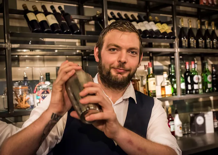 The Golden Fleece Hotel, Thirsk, North Yorkshire - The Coaching Inn Group 4* Thirsk